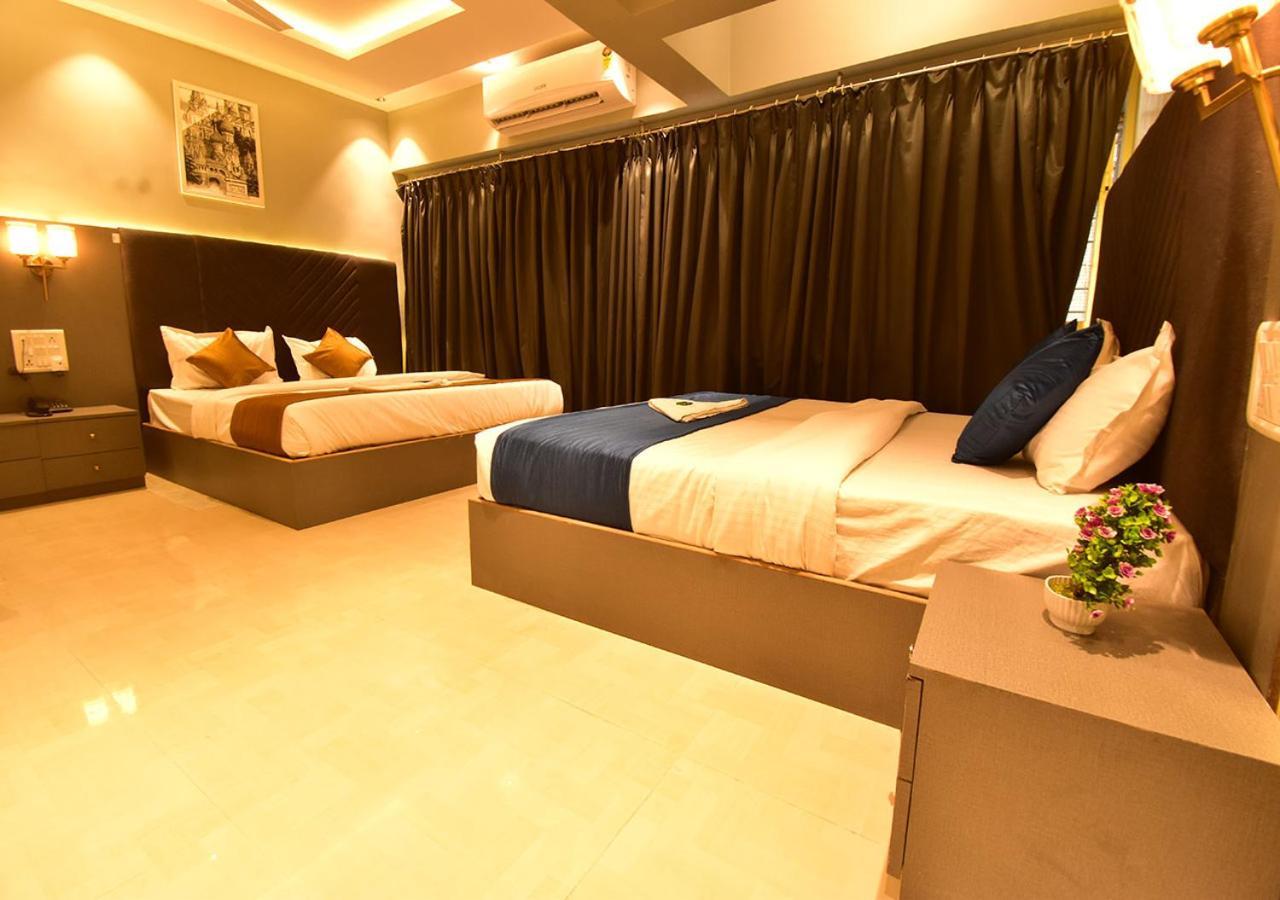 Dhanvantari Luxury Near Kokilaben Dhirubhai Ambani Hospital 3* Bombay
